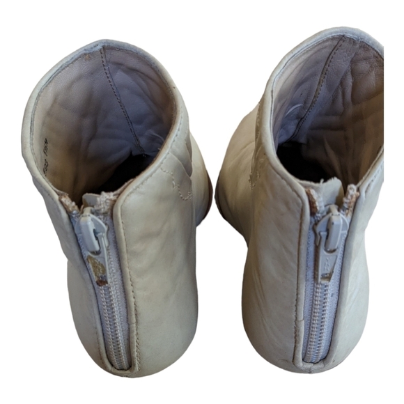 FRANCO Sarto leather embroidered tan western shooties, size 5.5M - Picture 3 of 6